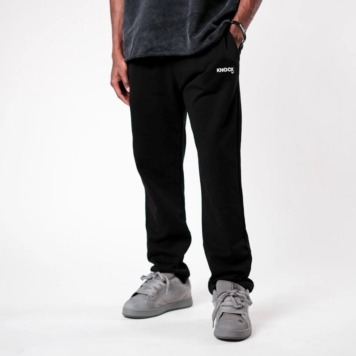 "Knock" laisvalaikio kelnės - Straight Cut Terry Joggers - Black