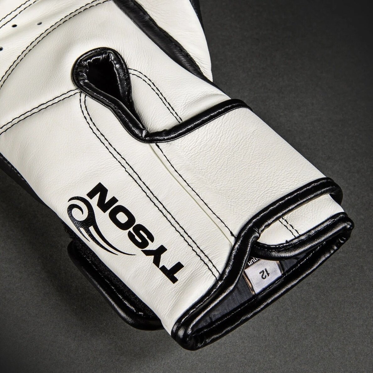 "Venum" Giant 2.0 Mike Tyson Pro Boxing Gloves - Deep Black/Optical White 5 "Venum" Giant 2.0 Mike Tyson Pro Boxing Gloves - Deep Black/Optical White 5