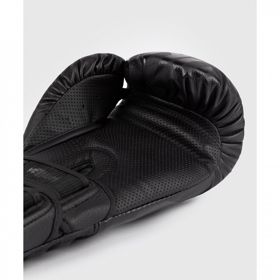 "Venum" bokso pirštinės Reverso - Black/Black 4