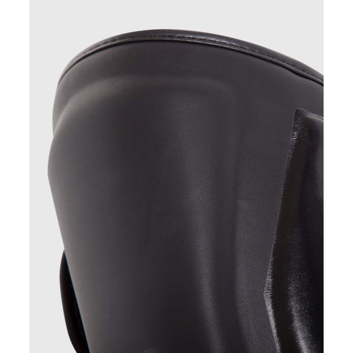 "Venum" Shin Guards Elite – Matte/Black 2