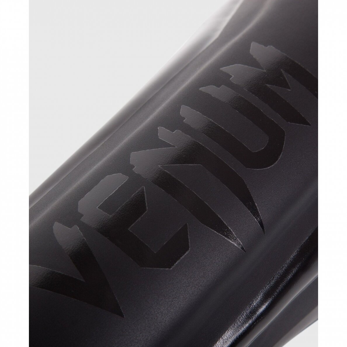 "Venum" Shin Guards Elite – Matte/Black 1 "Venum" Shin Guards Elite – Matte/Black 1