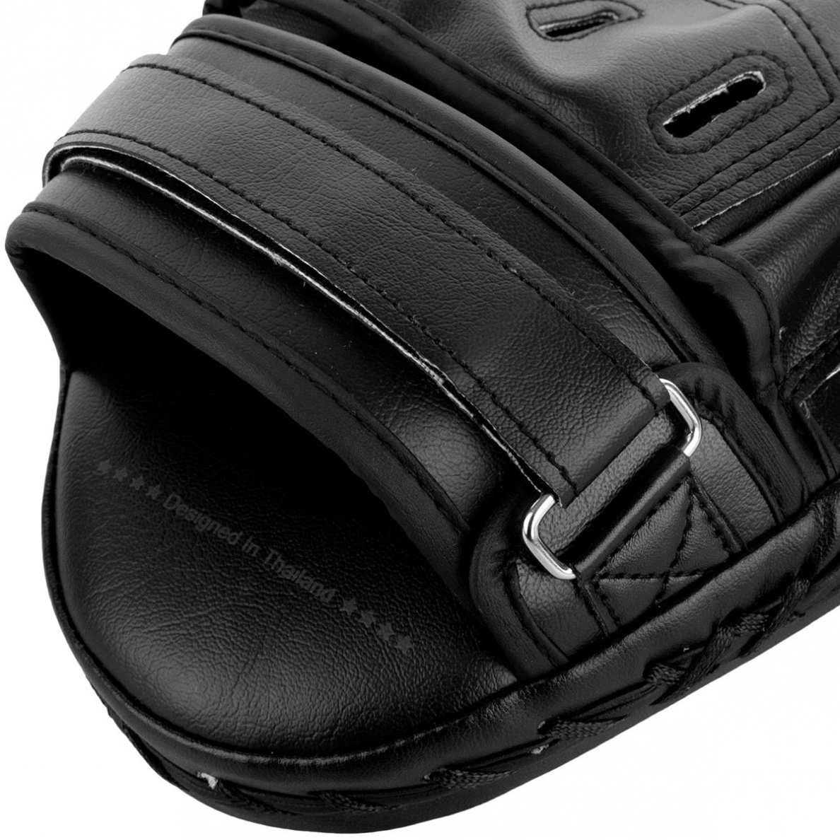 "Venum" Light Focus Mitts - Black/Black 3