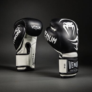 "Venum" Giant 2.0 Mike Tyson Pro Boxing Gloves - Deep Black/Optical White "Venum" Giant 2.0 Mike Tyson Pro Boxing Gloves - Deep Black/Optical White