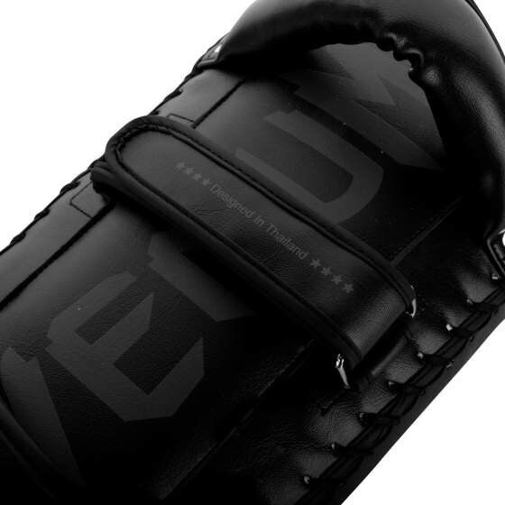 "Venum" Giant Kick Pads - Black/Black 3 "Venum" Giant Kick Pads - Black/Black 3